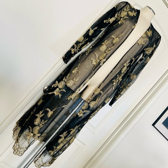 Fashion Nova / Embroidered Mesh Kimono~Duster - Picture 15 of 15